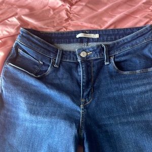 Levi’s mid rise skinny size 12 av length